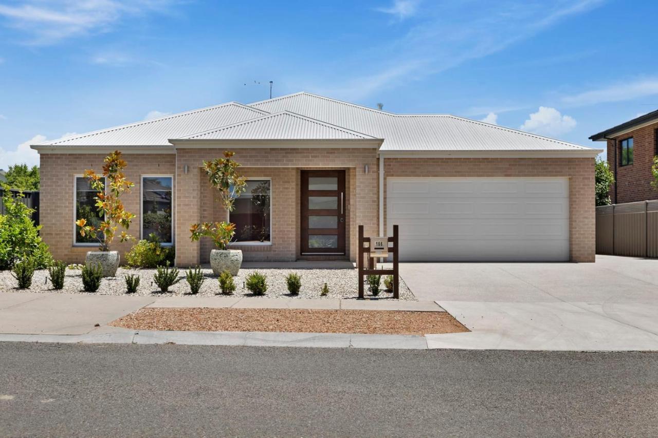 The Witton Holiday House Villa Yarrawonga Exterior photo